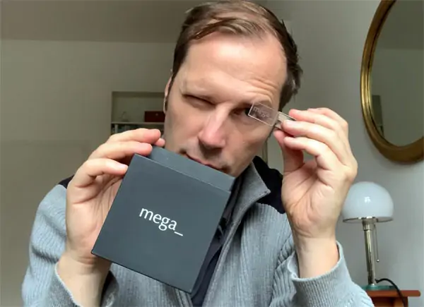 megastick1_600px